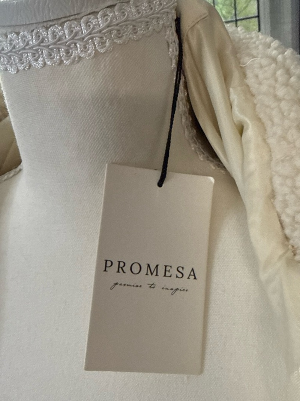 NWT Women’s Cream & Tan Sherpa-Trim Puffer Jacket - Picture 3 of 3